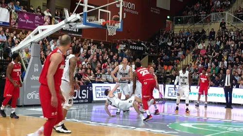 Une montagne se dresse face à la JDA 